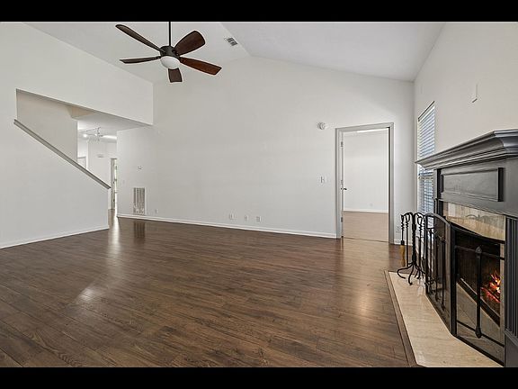 4th image of 845 Kaylee Cir