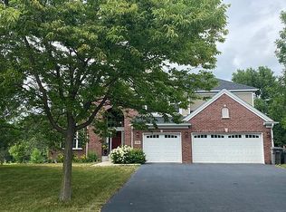 704 Ali Ln, Victoria, MN 55386