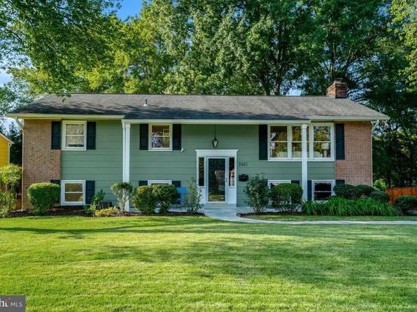 2421 Stirrup Ln, Alexandria, VA 22308