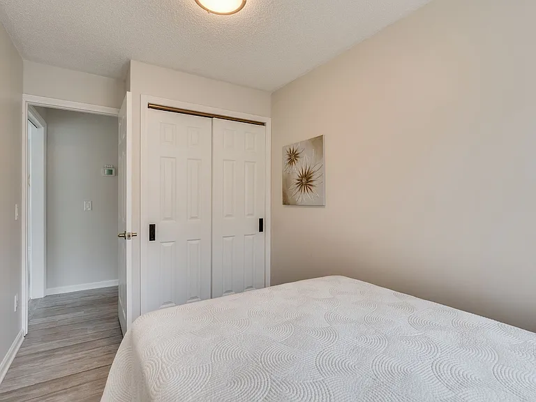 5009 Emerald Dr — Photo 5