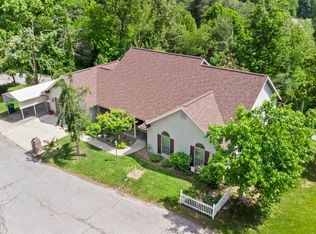 1428 Holly Hill Ct, Ashland, KY 41102