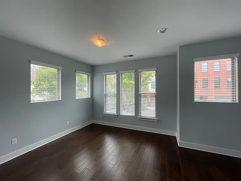 338 Helix Way — Photo 7