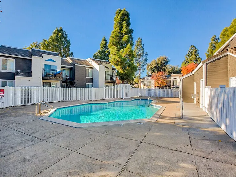 Willow Glen Apartments — Photo 6