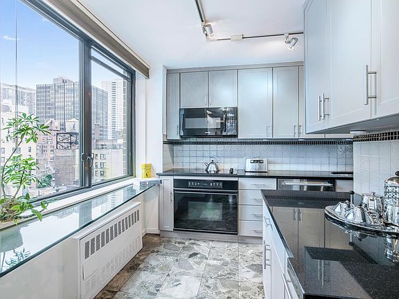 3rd image of 300 E 54th St APT 10H