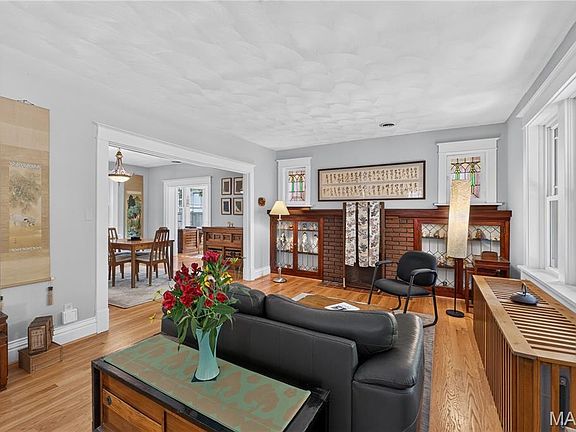 5th image of 900 Trinity Ave