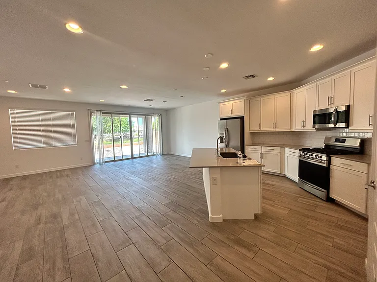 560 E Cactus Wren Dr — Photo 56