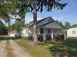 4085 Pine Grove Ave, Fort Gratiot, MI 48059