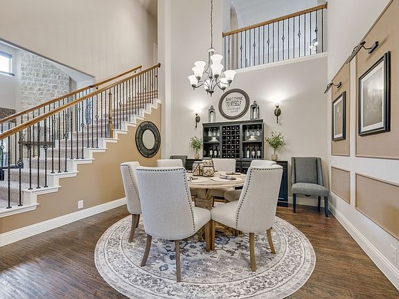 5th image of 1037 Canterbury Ln