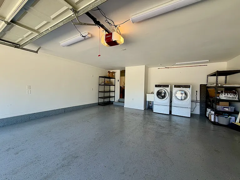 832 Cathedral Dr — Photo 22