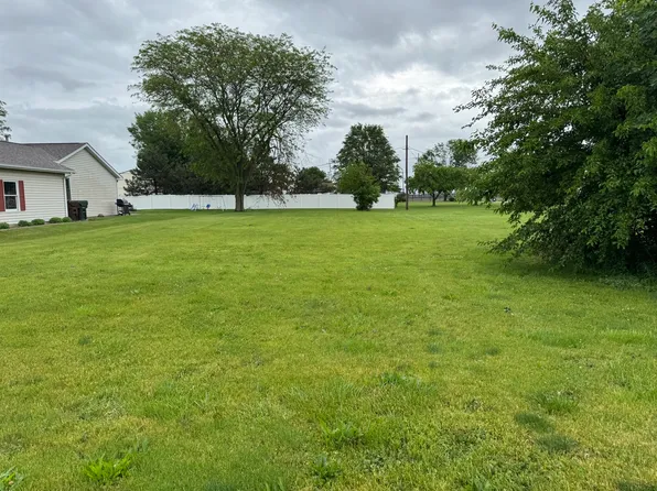 504 N Pine St, Gardner, IL 60424