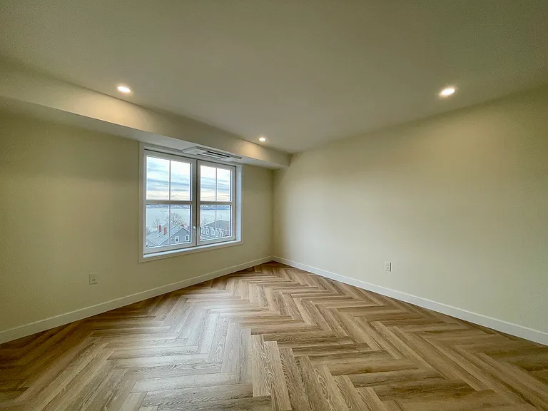 381 Wickenden Street — Photo 15