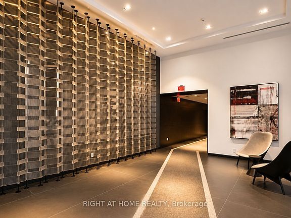 4th image of 318 Richmond St W #1408
