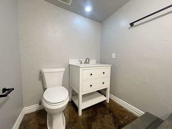 4th image of 1513 S Armstrong Ave