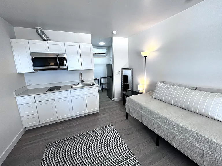 Western Hills Apartments — Photo 19
