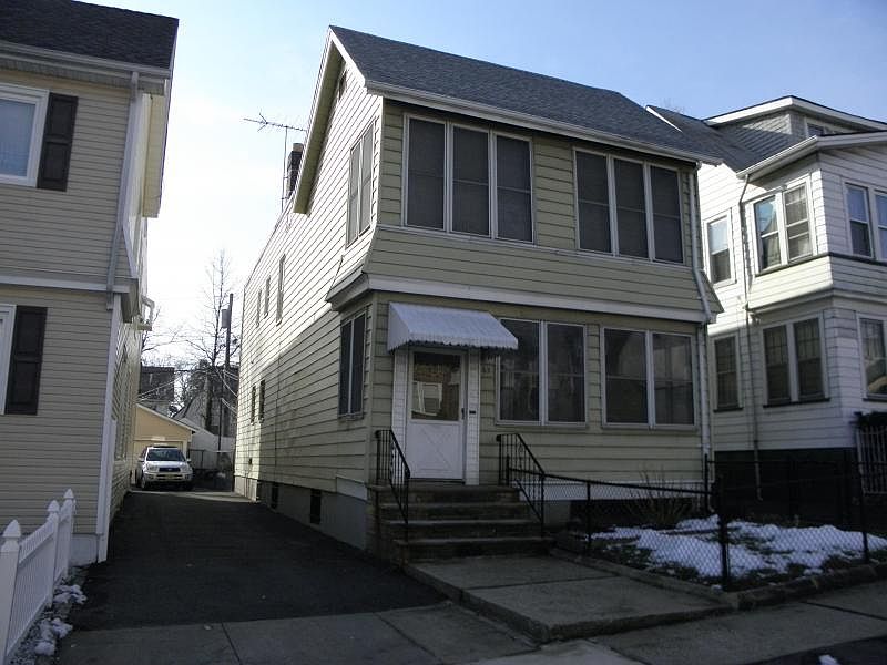 1st image of 65 Lindsley Pl