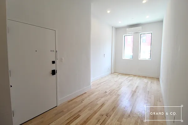 Rented by Grand & Co. | media 10
