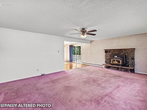 2nd image of 213 Rio Vista St