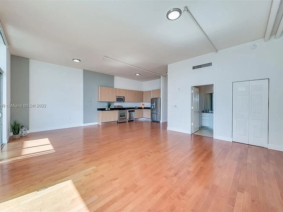 1st image of 2100 Van Buren St APT 509