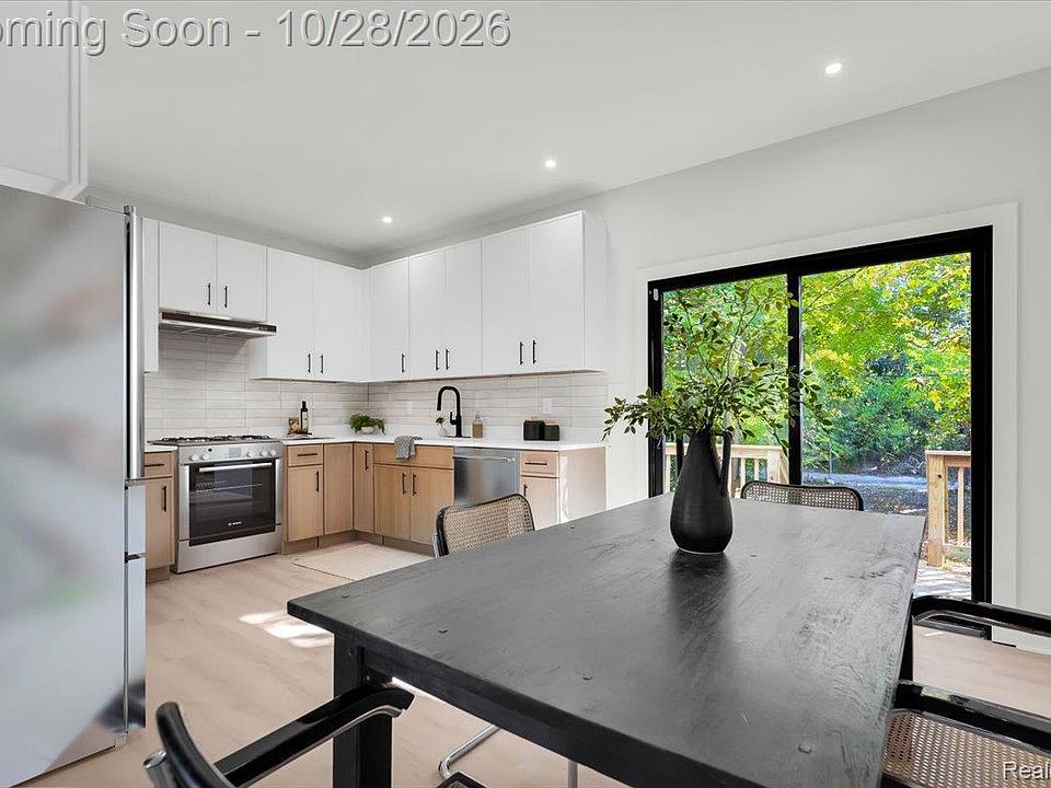 276 Marston St, photo 20