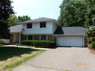 2830 Westridge Rd, Minnetonka, MN 55305