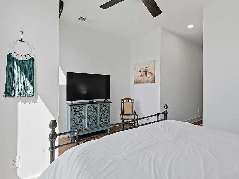 512 Gordon St — Photo 6