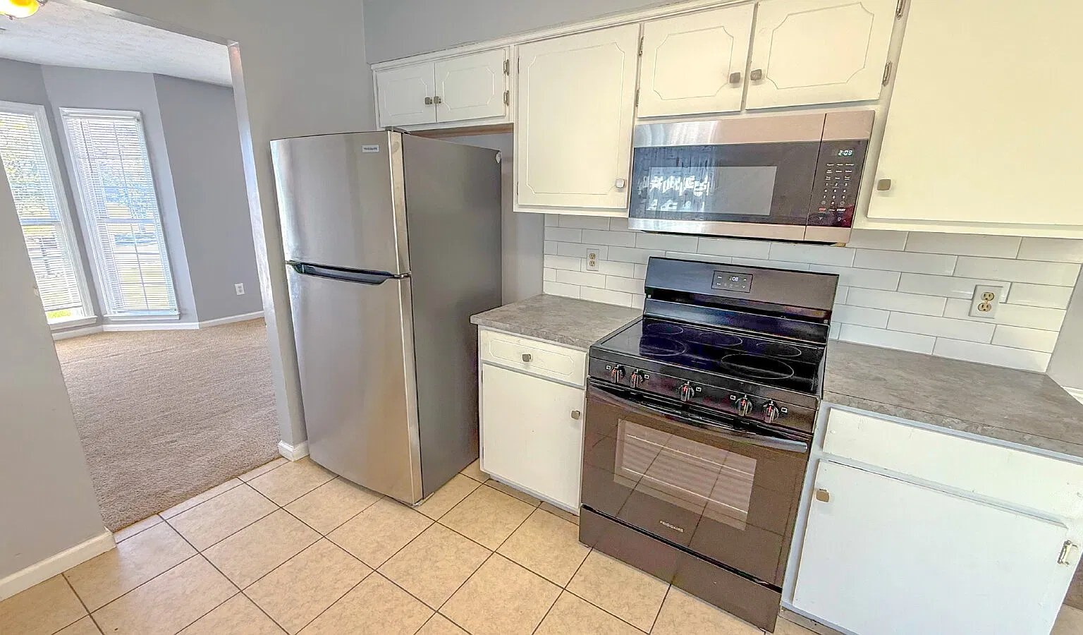 3 bed, 2.0 bath, 1441 sqft, $1,600 — Photo 2