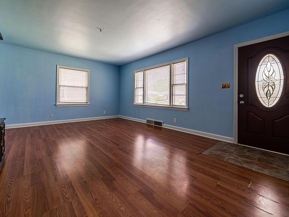 3rd image of 3528 Mayo Dr