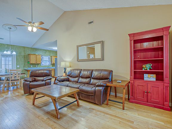 4th image of 39 Cedar Crest Circle