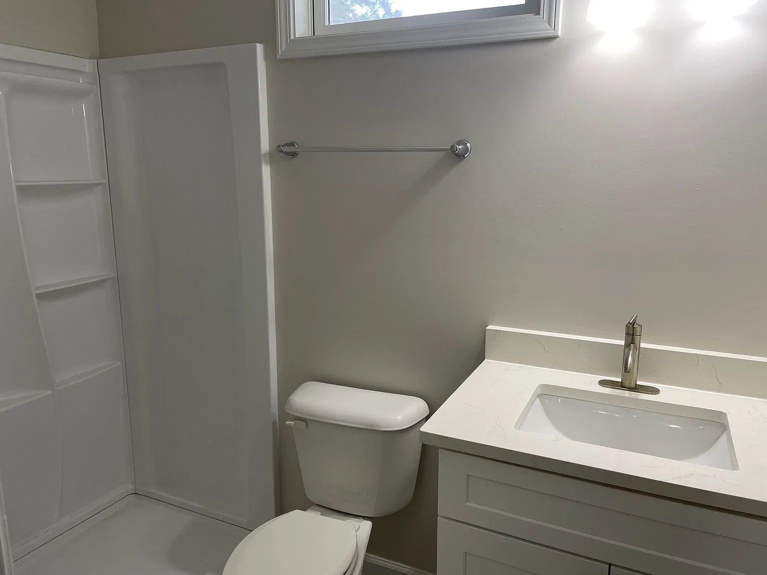 2861 Lakemont Dr SW — Photo 2