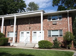 806 Washington Dr, Ramsey, NJ 07446