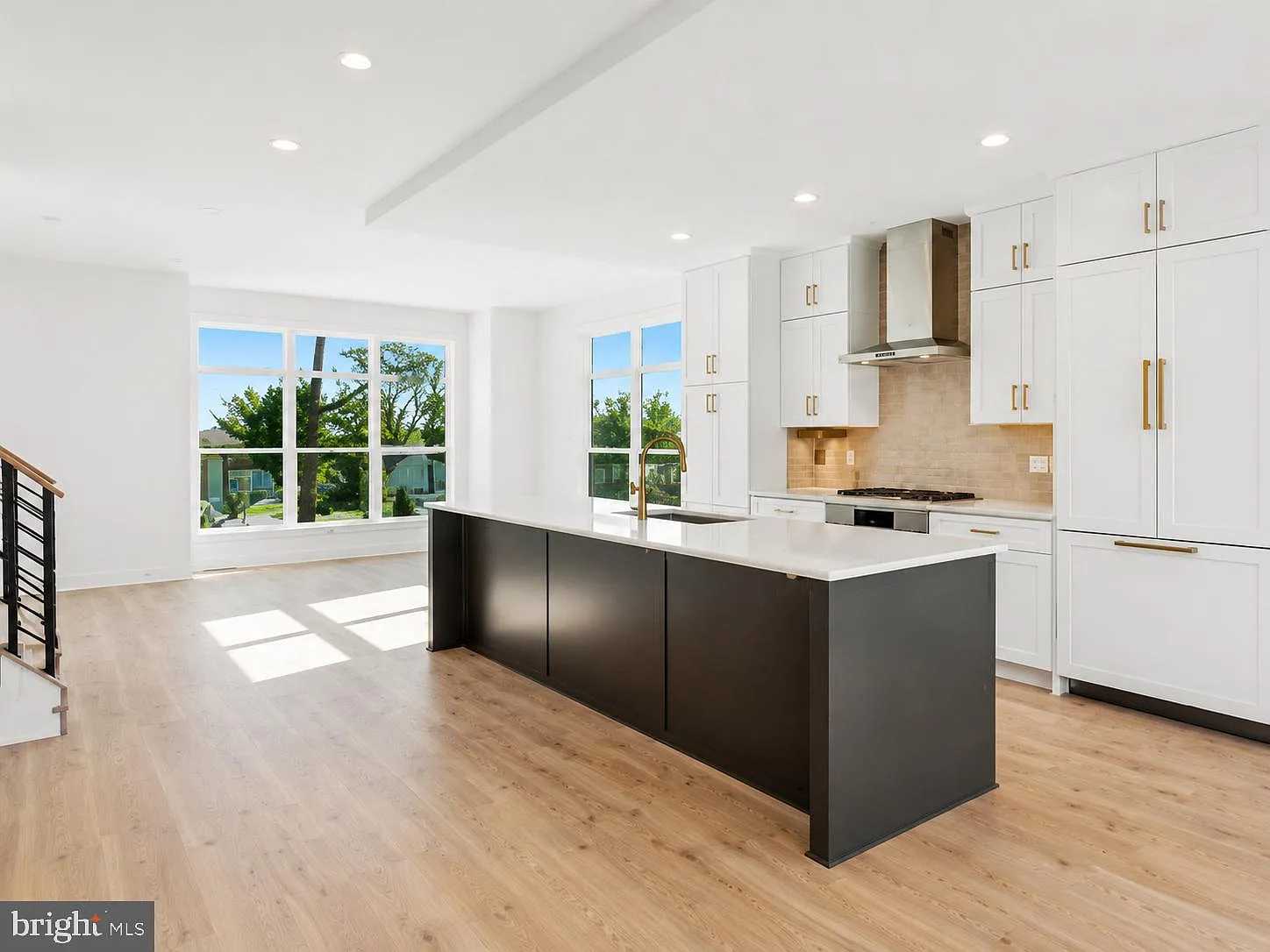 4 bed, 4.5 bath, 2428 sqft, $6,800 — Photo 3