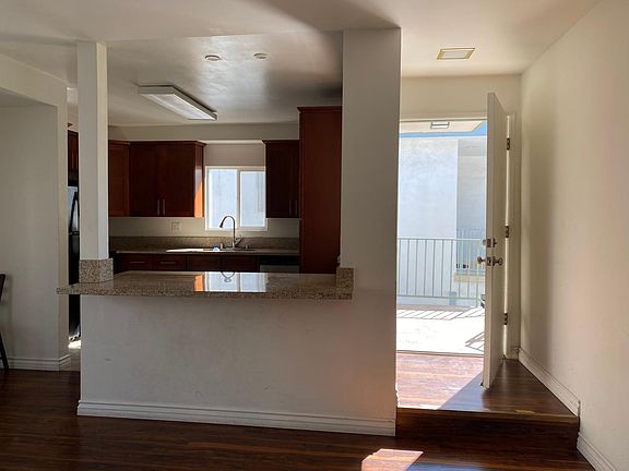 5th image of 1228 S Saltair Ave APT 9