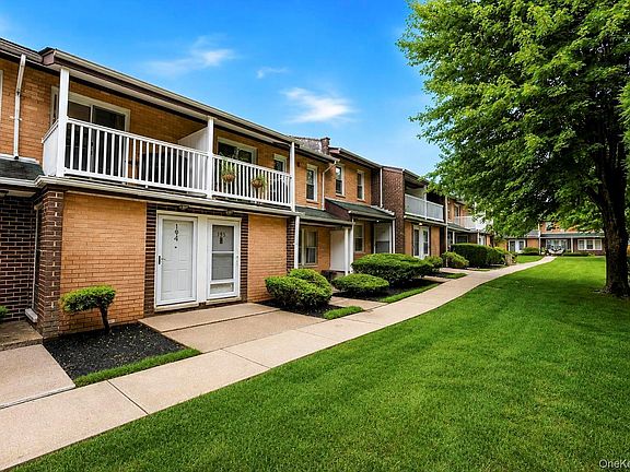 4th image of 194 Artist Lake Drive #194