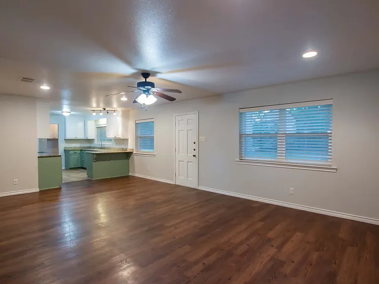 2110 Inwood Cir — Photo 7