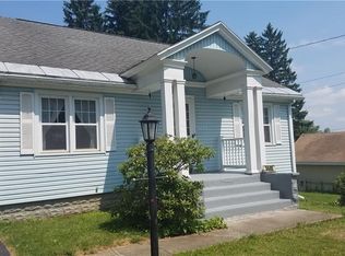 9449 Orchard St, Sauquoit, NY 13456