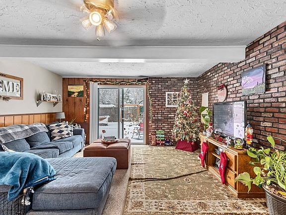2nd image of 292 Essex St