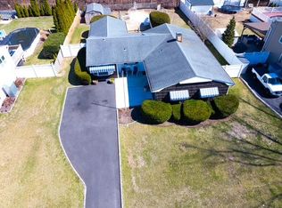 429 Greenbelt Pkwy, Holtsville, NY 11742