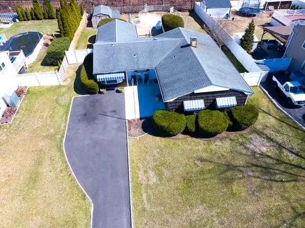 429 Greenbelt, Holtsville, NY 11742