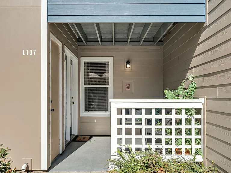 Woodlake Apartments — Photo 32