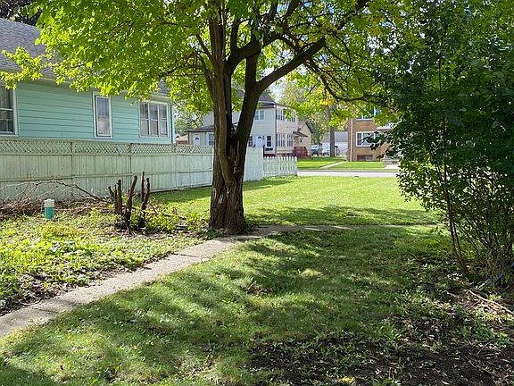 2nd image of 139 S Lewis Ave