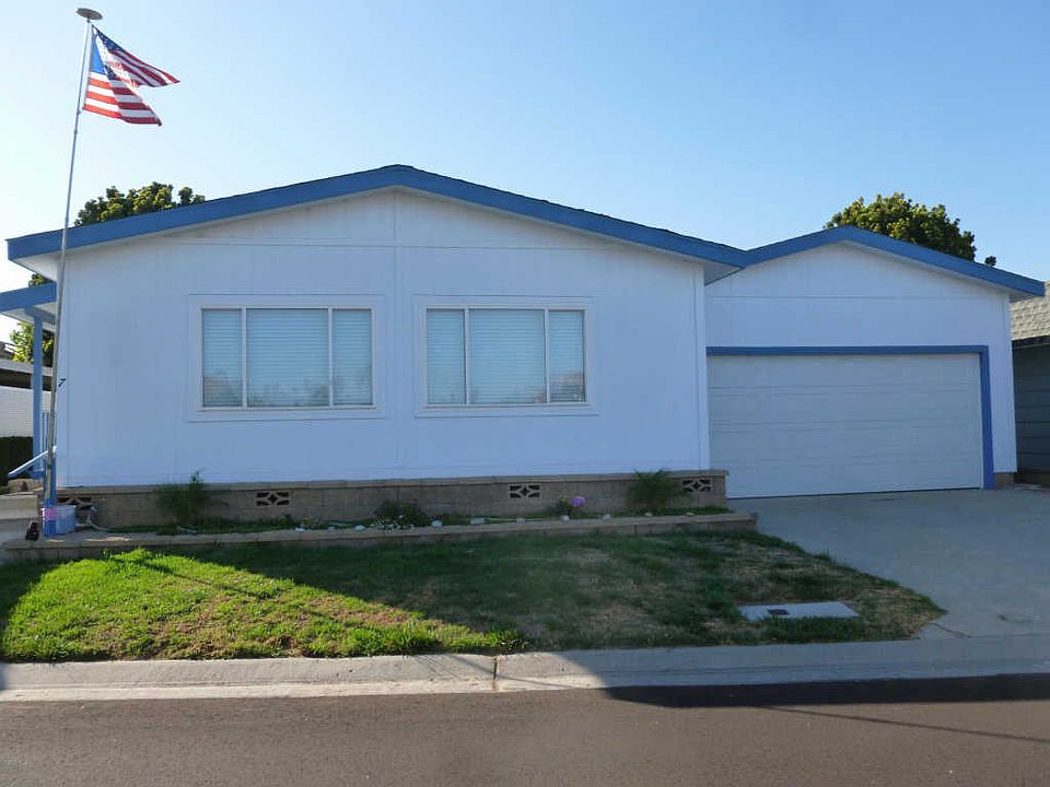 1st image of 7 Poinsettia Gardens Dr #7