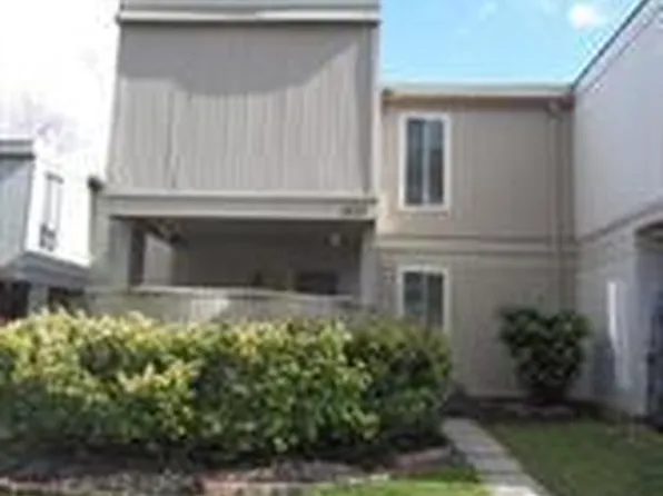 1815 N Shore Ct, Reston, VA 20190