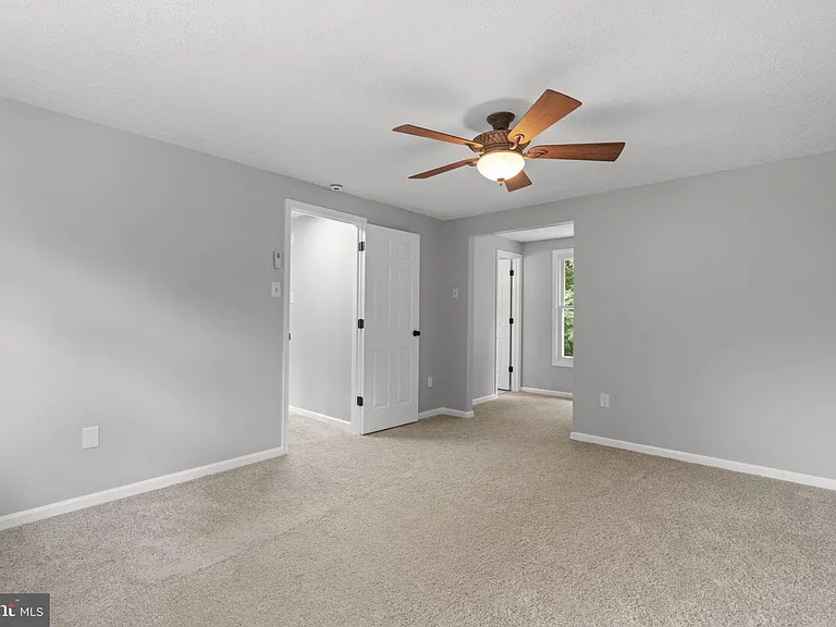 8428 Braddock Way — Photo 23