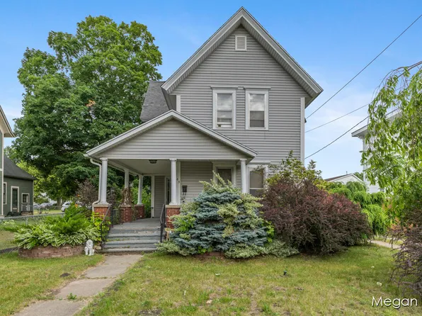 65 S Union St, Sparta, MI 49345