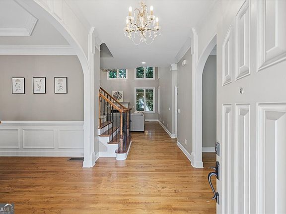 3rd image of 475 Trowgate Ln