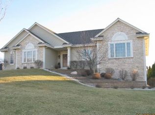 4625 W Berkshire Dr, Franklin, WI 53132