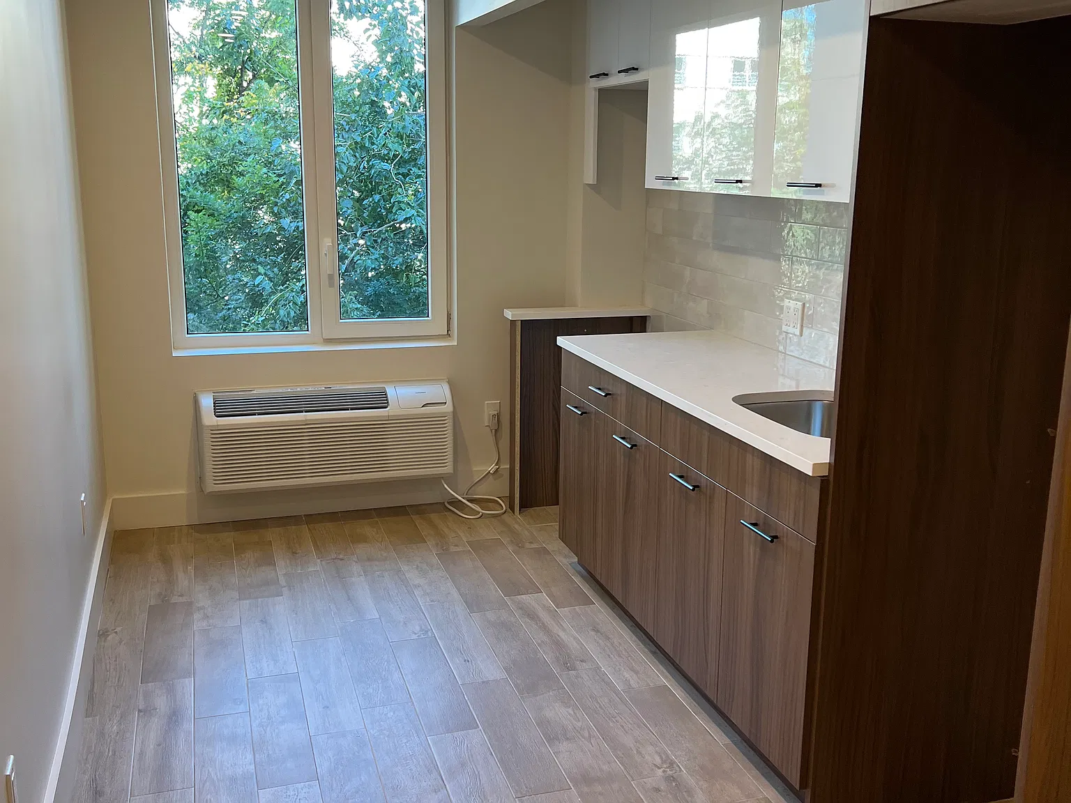 2 bed, $2,830 — Photo 1