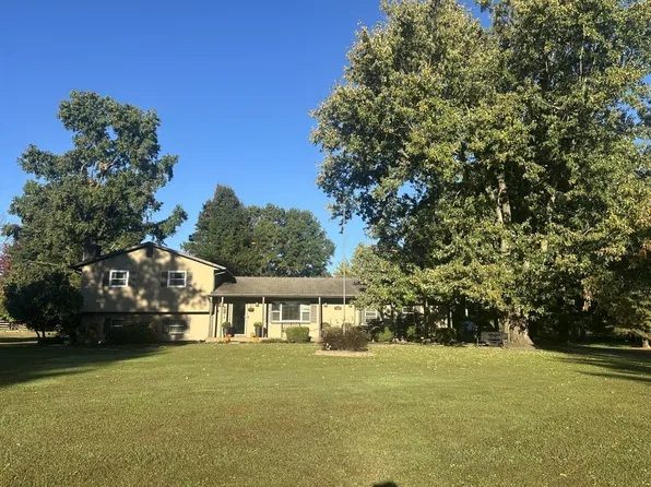 11679 Woodbridge Ln NW, Baltimore, OH 43105