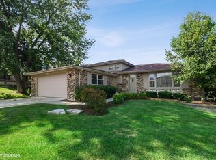 8854 W 98th St, Palos Hills, IL