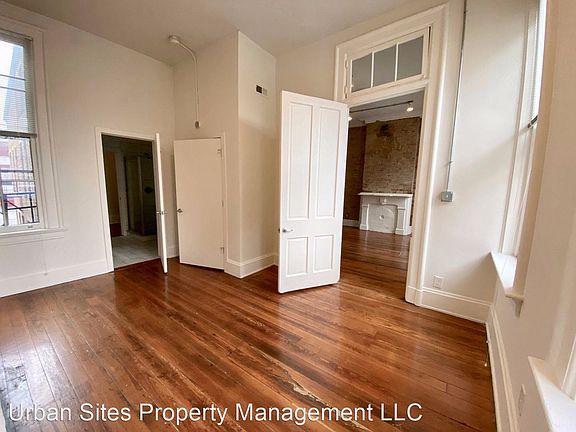 3rd image of 1123-1125 Walnut St #1125-13